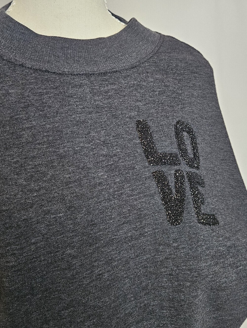 Charcoal Gray LOVE Sweatshirt Relaxed Fit Pullover M - Picture 4 of 9